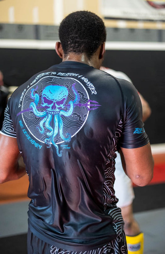 BE LEGENDARY RASH GUARD
