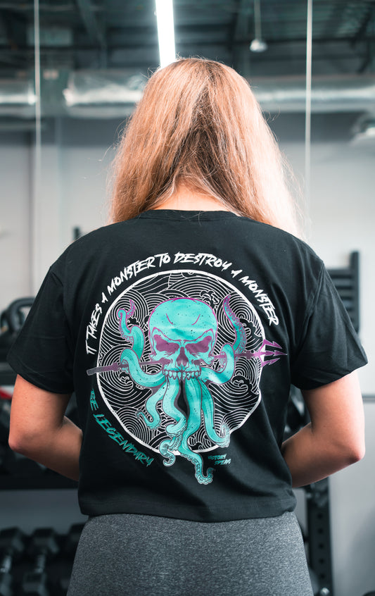 BE LEGENDARY CROP TOP