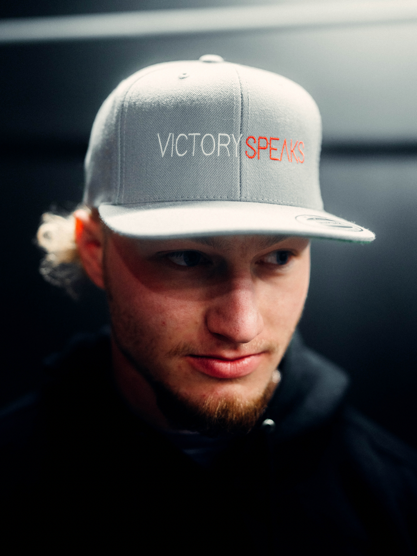 VS SILVER SNAPBACK